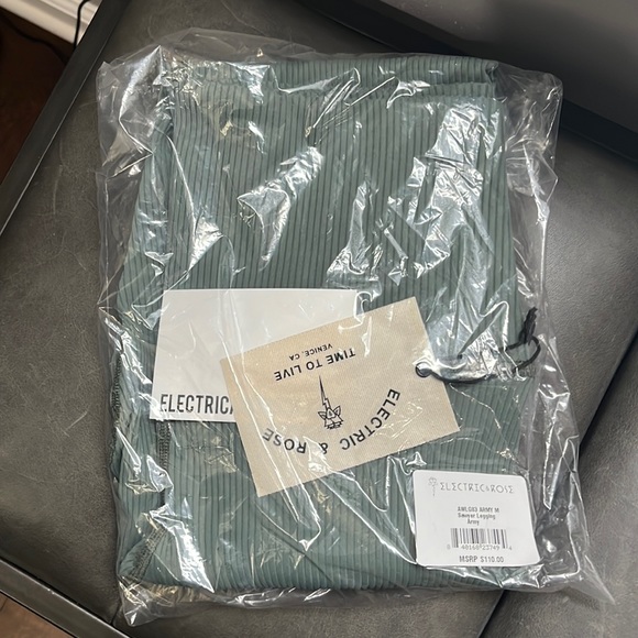 Electric & Rose Sawyer Ribbed Ankle Legging in Army Size Medium - Picture 2 of 9